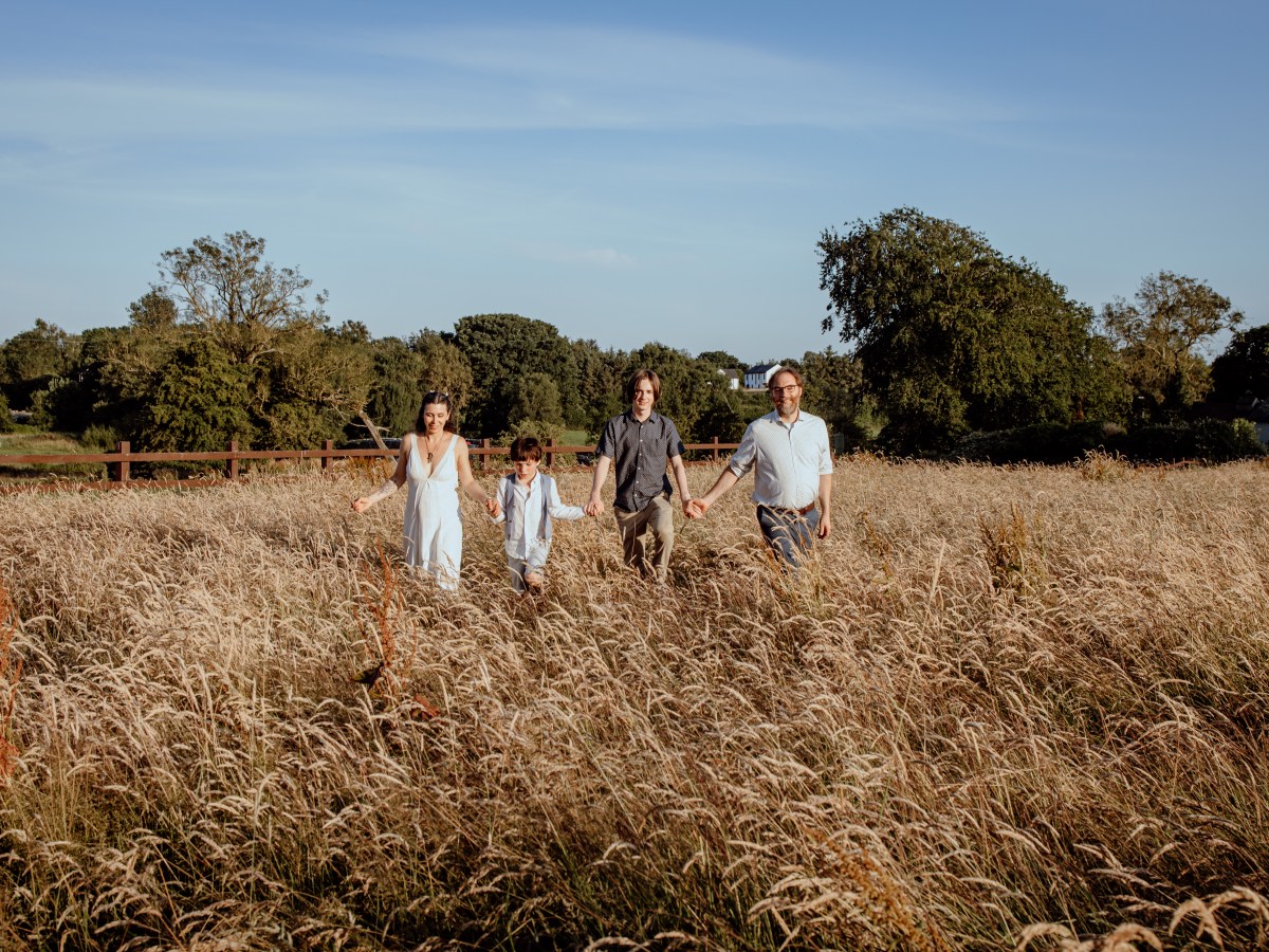 WHY BOOK A PHOTOSHOOT IN IRELAND? TURNING YOUR IRISH HOLIDAY INTO A MEMORY THAT&nbsp;LASTS.